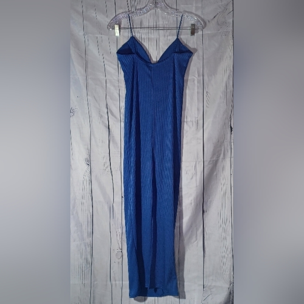 PrettyLittleThing Royal Blue Maxi Bodycon V-Neck Dress - Picture 2 of 11